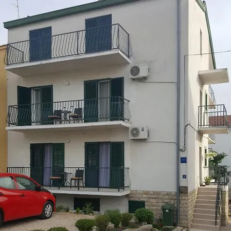 Apartment Dragica D